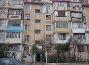 Satılır 1 otaqlı 35 m2 köhnə tikili İnşaatçılar m.