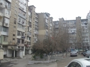 Satılır 3 otaqlı 85 m2 köhnə tikili İnşaatçılar m.