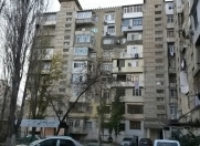 Satılır 4 otaqlı 100 m2 köhnə tikili İnşaatçılar m.