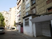 Satılır 3 otaqlı 82 m2 köhnə tikili İnşaatçılar m.