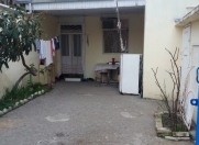 Satılır 3 otaqlı 130 m2 həyət evi İnşaatçılar m.