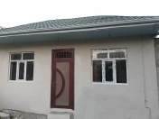Satılır 2 otaqlı 50 m2 həyət evi İnşaatçılar m.