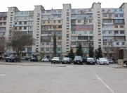 Satılır 4 otaqlı 100 m2 köhnə tikili Ayna Sultanova heykəli