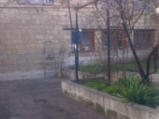 Satılır 4 otaqlı 290 m2 köhnə tikili Qaraçuxur