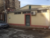 İcarəyə verilir 3 otaqlı 1 m2 həyət evi Gənclik m.