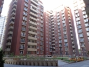 İcarəyə verilir 5 otaqlı 235 m2 yeni tikili 28 May m.