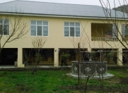 Satılır 5 otaqlı 240 m2 həyət evi Şəki