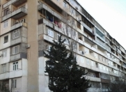 Satılır 4 otaqlı 120 m2 köhnə tikili Neapol dairəsi