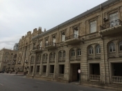 İcarəyə verilir 3 otaqlı 150 m2 köhnə tikili Daxili İşlər Nazirliyi