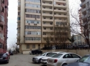Satılır 2 otaqlı 60 m2 yeni tikili İnşaatçılar m.