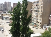 Satılır 4 otaqlı 110 m2 köhnə tikili İnşaatçılar m.