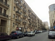 Satılır 3 otaqlı 80 m2 köhnə tikili Nizami m.
