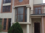 İcarəyə verilir 3 otaqlı 160 m2 yeni tikili Qələbə dairəsi