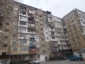 Satılır 4 otaqlı 100 m2 köhnə tikili Gənclik m.