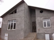 Satılır 4 otaqlı 147 m2 həyət evi Binə