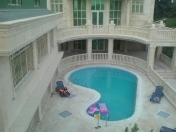 Satılır 21 otaqlı 1100 m2 həyət evi Novxanı