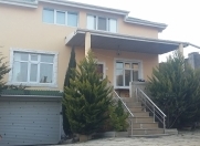 Satılır 4 otaqlı 240 m2 bağ evi Mərdəkan
