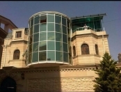 İcarəyə verilir 11 otaqlı 1000 m2 həyət evi 7 mkr