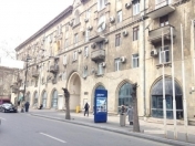 İcarəyə verilir 8 otaqlı 250 m2 ofis 28 May m.