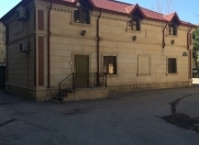 İcarəyə verilir 5 otaqlı 160 m2 həyət evi Şah İsmayıl Xətai m.
