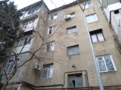 Satılır 4 otaqlı 95 m2 köhnə tikili Gənclik m.