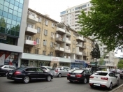 Satılır 4 otaqlı 90 m2 köhnə tikili Nizami m.