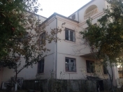 Satılır 11 otaqlı 300 m2 həyət evi Novxanı