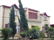 İcarəyə verilir 6 otaqlı 1800 m2 bağ evi Şüvəlan