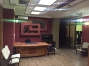 İcarəyə verilir 7 otaqlı 300 m2 yeni tikili 28 May m.