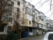 Satılır 2 otaqlı 45 m2 köhnə tikili 1 mkr