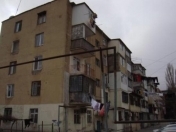 Satılır 2 otaqlı 43 m2 köhnə tikili Bakıxanov