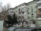 İcarəyə verilir 4 otaqlı 134 m2 köhnə tikili Gənclik m.