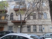 İcarəyə verilir 3 otaqlı 150 m2 köhnə tikili Axundov bağı