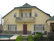 İcarəyə verilir 5 otaqlı 600 m2 bağ evi Mərdəkan