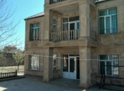 Satılır 8 otaqlı 690 m2 bağ evi Novxanı