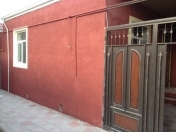 Satılır 3 otaqlı 80 m2 həyət evi Şah İsmayıl Xətai m.