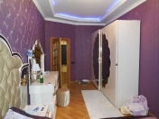 Satılır 3 otaqlı 135 m2 yeni tikili İnşaatçılar m.