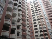 Satılır 3 otaqlı 150 m2 yeni tikili Badamdar
