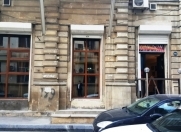 Satılır 6 otaqlı 236 m2 obyekt Nəsimi heykəli