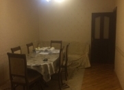 İcarəyə verilir 3 otaqlı 90 m2 köhnə tikili Gənclik m.
