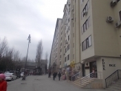 Satılır 4 otaqlı 100 m2 köhnə tikili Ayna Sultanova heykəli