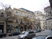 İcarəyə verilir 4 otaqlı 100 m2 köhnə tikili Sahil m.