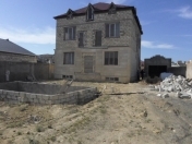 Satılır 9 otaqlı 300 m2 həyət evi Səbail r.