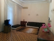 İcarəyə verilir 3 otaqlı 145 m2 köhnə tikili İçəri Şəhər m.