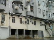 Satılır 1 otaqlı 230 m2 obyekt 9 mkr