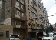 Satılır 4 otaqlı 110 m2 köhnə tikili İnşaatçılar m.