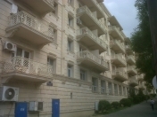 İcarəyə verilir 3 otaqlı 75 m2 köhnə tikili İncəsənət və Mədəniyyət Un.