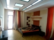 İcarəyə verilir 3 otaqlı 140 m2 yeni tikili Bakı Slavyan Universiteti