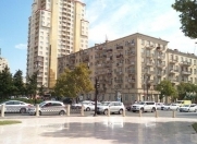 İcarəyə verilir 3 otaqlı 85 m2 köhnə tikili Milli Konservatoriya