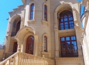 İcarəyə verilir 10 otaqlı 700 m2 həyət evi Elmlər Akademiyası m.